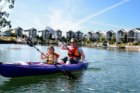 Captains Cove Waterfront Apartments - Tourism Canberra 0