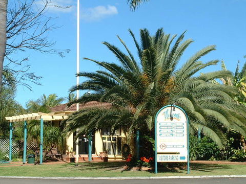 Coastal Palms Holiday Park - Tourism Canberra 3
