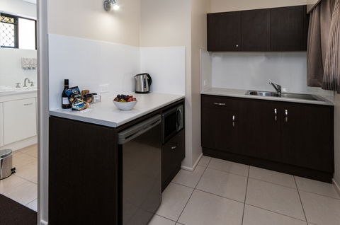 Comfort Inn & Suites Robertson Gardens - Tourism Canberra 7