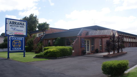 Arkana Motor Inn & Terrace Apartments - Tourism Canberra 3