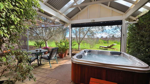 Stephanette's Cottage - Tourism Canberra 2