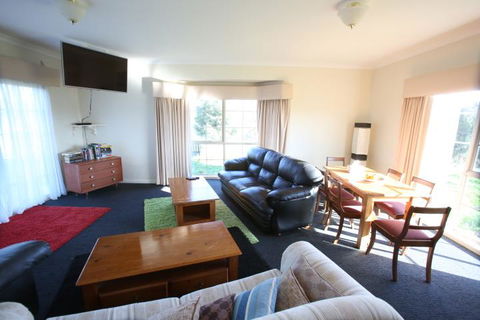 Farm Accommodation - Tourism Canberra 11