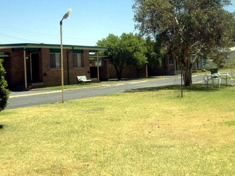 Country Club Caravan Park - Tourism Canberra 1