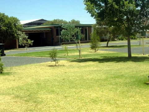 Country Club Caravan Park - Tourism Canberra 3