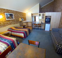 Country Gardens Motor Inn - Tourism Canberra