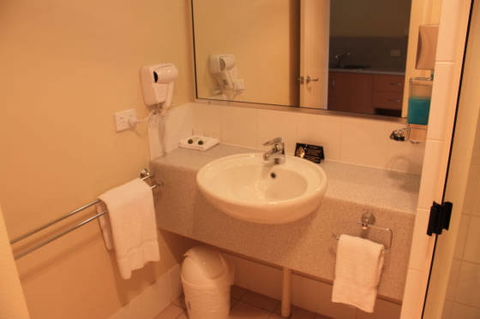 Country Roads Motor Inn - Gayndah - Tourism Canberra 1