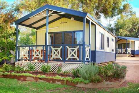 Discovery Holiday Parks - Lake Bonney - Tourism Canberra 0