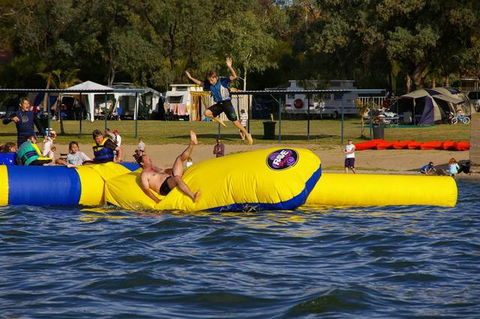 Discovery Holiday Parks - Lake Bonney - Tourism Canberra 5