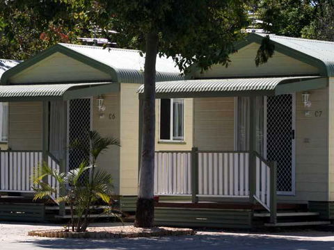Emerald Cabin & Caravan Village - Tourism Canberra 0