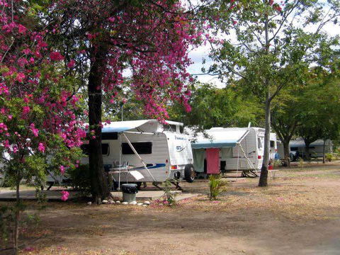 Emerald Cabin & Caravan Village - Tourism Canberra 3