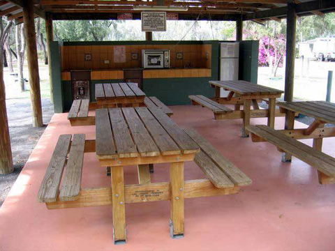 Emerald Cabin & Caravan Village - Tourism Canberra 4