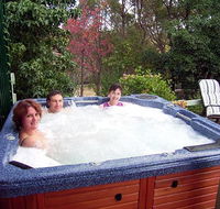 Falls Retreat Bed  Breakfast - Tourism Canberra
