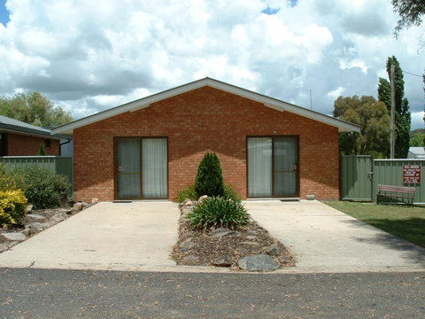 Fossicker Caravan Park - Tourism Canberra 0