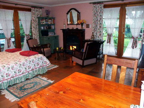 Gawler Churchhill Mews Bed & Breakfast - Tourism Canberra 0
