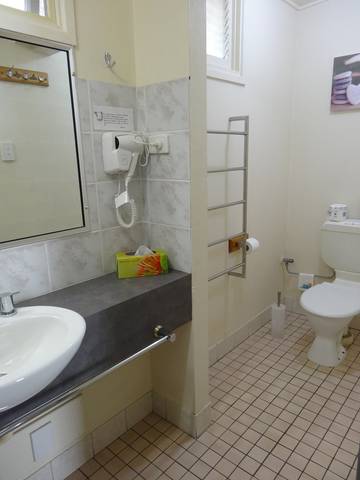 Gin Gin Central Motel - Tourism Canberra 3