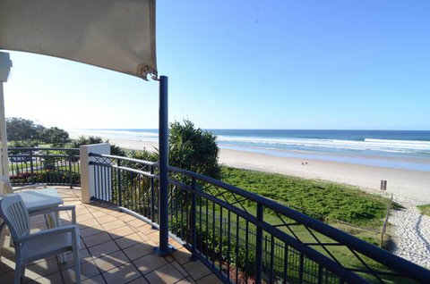 Golden Riviera Beach Resort - Tourism Canberra 3