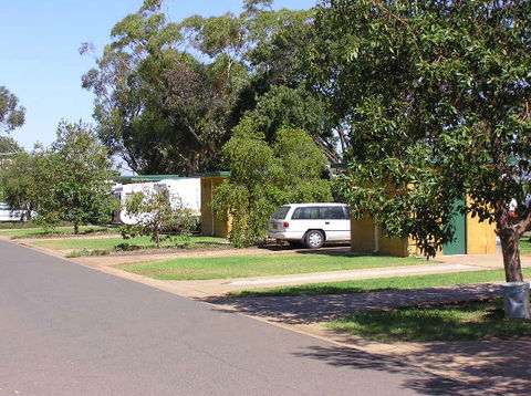Griffith Tourist Caravan Park - Tourism Canberra 0