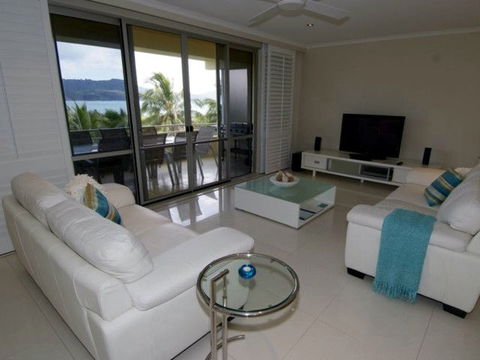 Hamilton Island Private Apartment - Poinciana - Tourism Canberra 1