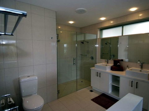 Hamilton Island Private Apartment - Poinciana - Tourism Canberra 3