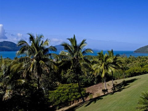 Hamilton Island Private Apartment - Poinciana - Tourism Canberra 4