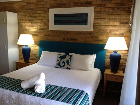 Hawks Nest Motel - Tourism Canberra 0