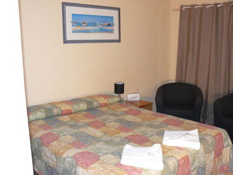 Jurien Bay Hotel Motel - Tourism Canberra 2