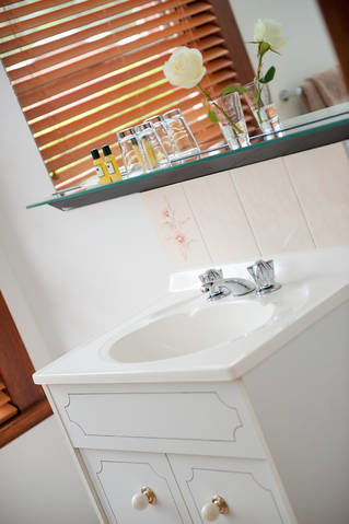 Kermandie Hotel & Marina - Tourism Canberra 4