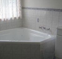 Macburn Self Contained Cottages Dog Friendly - Tourism Canberra