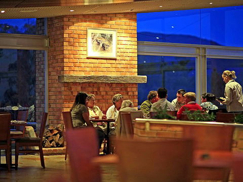 Macedon Ranges Hotel & Spa - Tourism Canberra 1