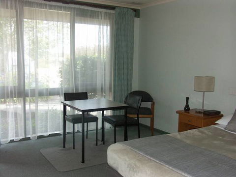 Melaleuca Motel - Tourism Canberra 1