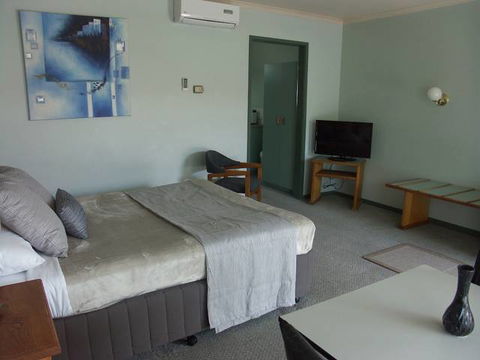 Melaleuca Motel - Tourism Canberra 4
