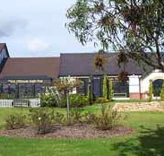 Mick O'Sheas Irish Pub Motel - Tourism Canberra