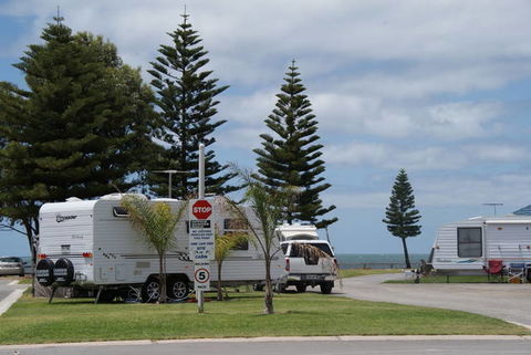 Port Vincent Caravan Park & Seaside Cabins - Tourism Canberra 1