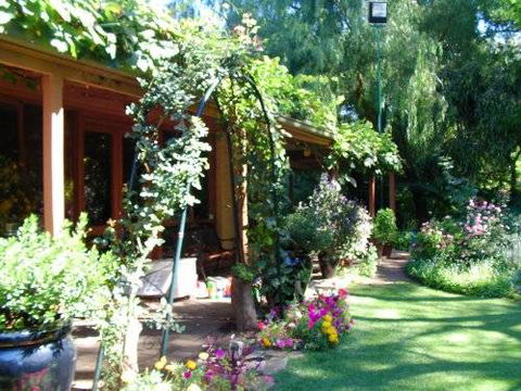 Rainforest Retreat Murray Bridge - Tourism Canberra 4
