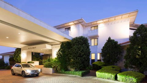 Diplomat Hotel - Tourism Canberra 1