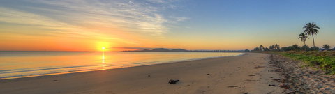 Queens Beach Tourist Village - Tourism Canberra 4