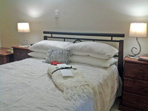 Bromeliad Bed And Breakfast - Tourism Canberra 7