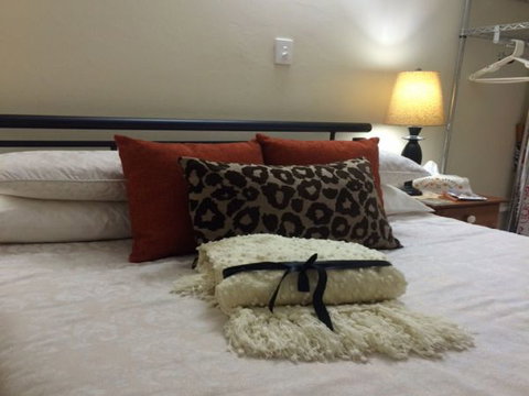 Bromeliad Bed And Breakfast - Tourism Canberra 10