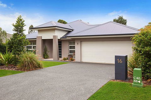 Villa Saachi - Tourism Canberra 11