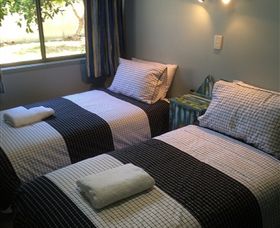 Tin Shack - Tourism Canberra 0
