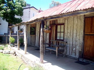 Rosebud Heritage Cottage