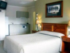 Saltbush Motor Inn - Tourism Canberra 0