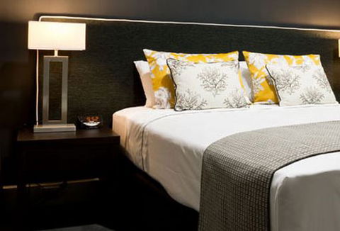 Springfield Lakes Hotel - Tourism Canberra 0