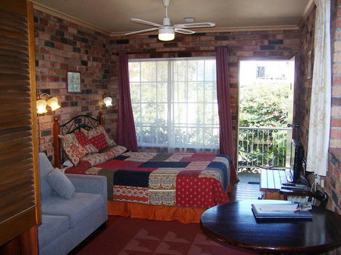 The Coachman Motor Inn - Tourism Canberra 2