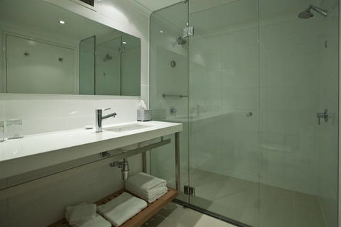 The Executive Inn, Newcastle - Tourism Canberra 1