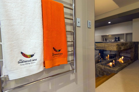 The Feathered Nest - Luxury Wildlife Retreat - Tourism Canberra 5