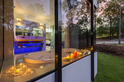 The Feathered Nest - Luxury Wildlife Retreat - Tourism Canberra 8