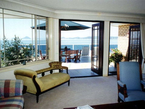 The Mitchells Waterfront Bed & Breakfast - Tourism Canberra 1