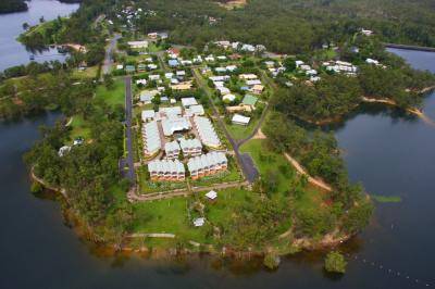 Tinaroo Lake Resort - Holiday Apartments - Tourism Canberra 1