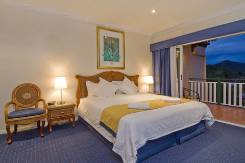 Tinaroo Lake Resort - Holiday Apartments - Tourism Canberra 0
